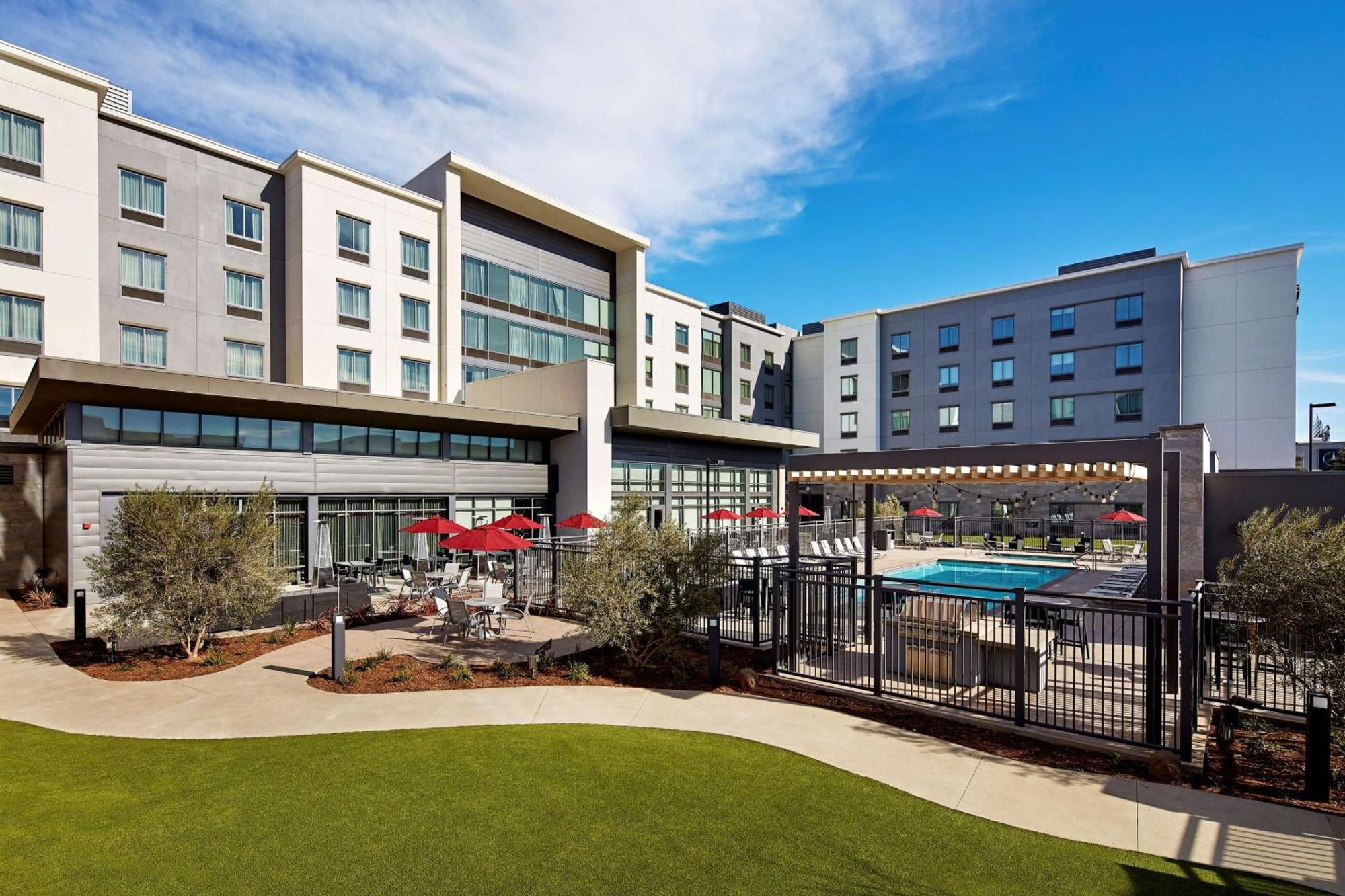 Homewood Suites By Hilton Long Beach Airport Екстер'єр фото