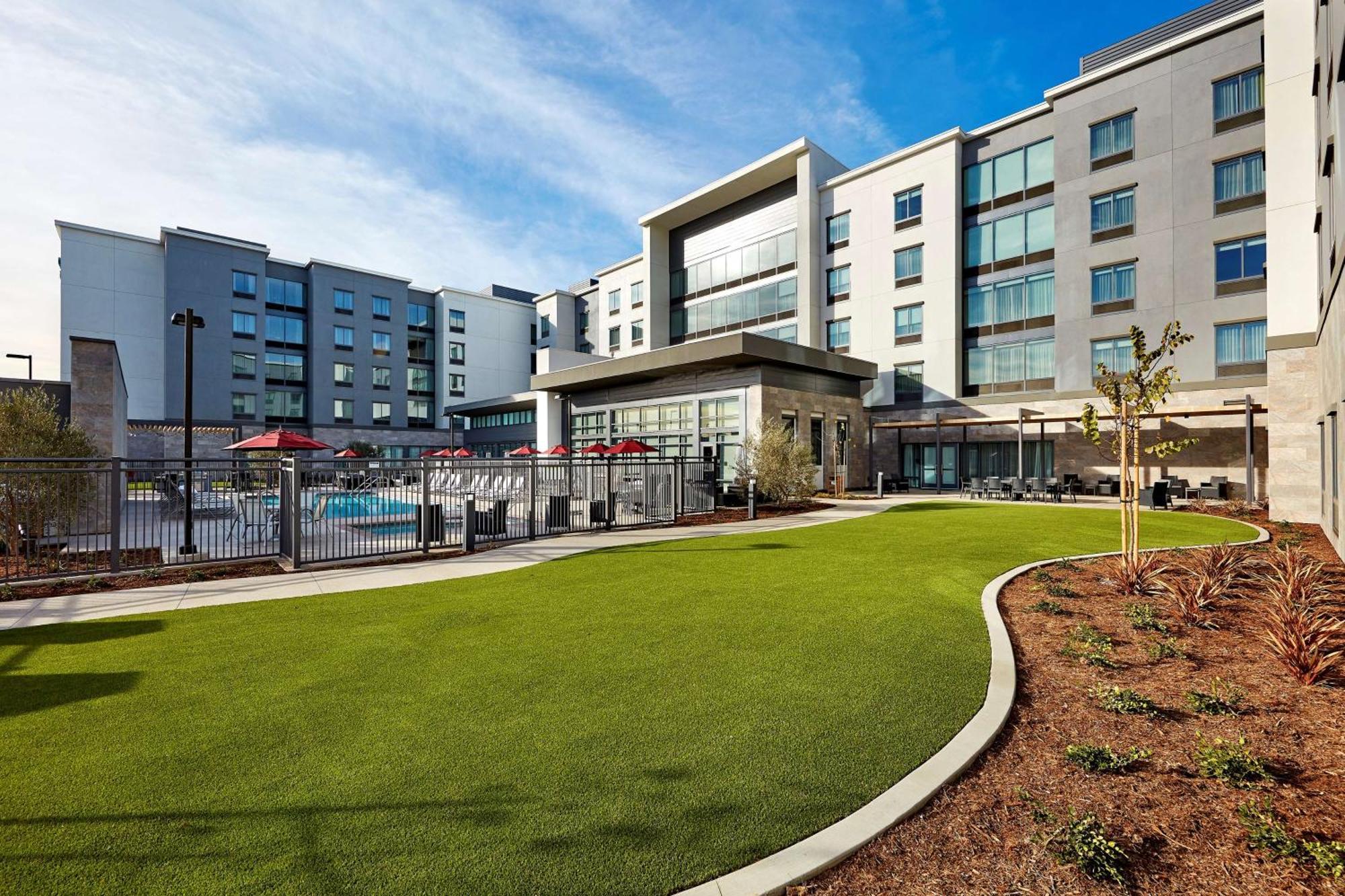 Homewood Suites By Hilton Long Beach Airport Екстер'єр фото